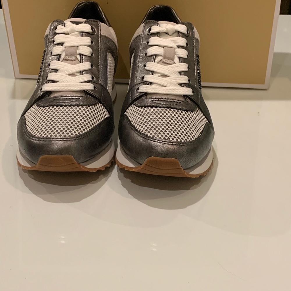 Billie Trainer Metallic
